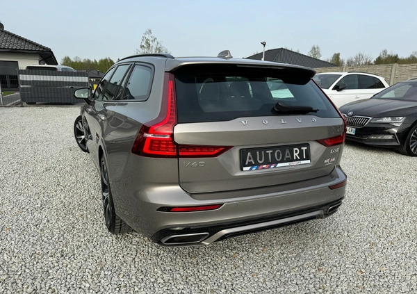Volvo V60 cena 99990 przebieg: 92000, rok produkcji 2019 z Strumień małe 704